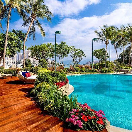 Hong Kong Gold Coast Hotel Exteriör bild The pool at the Westin