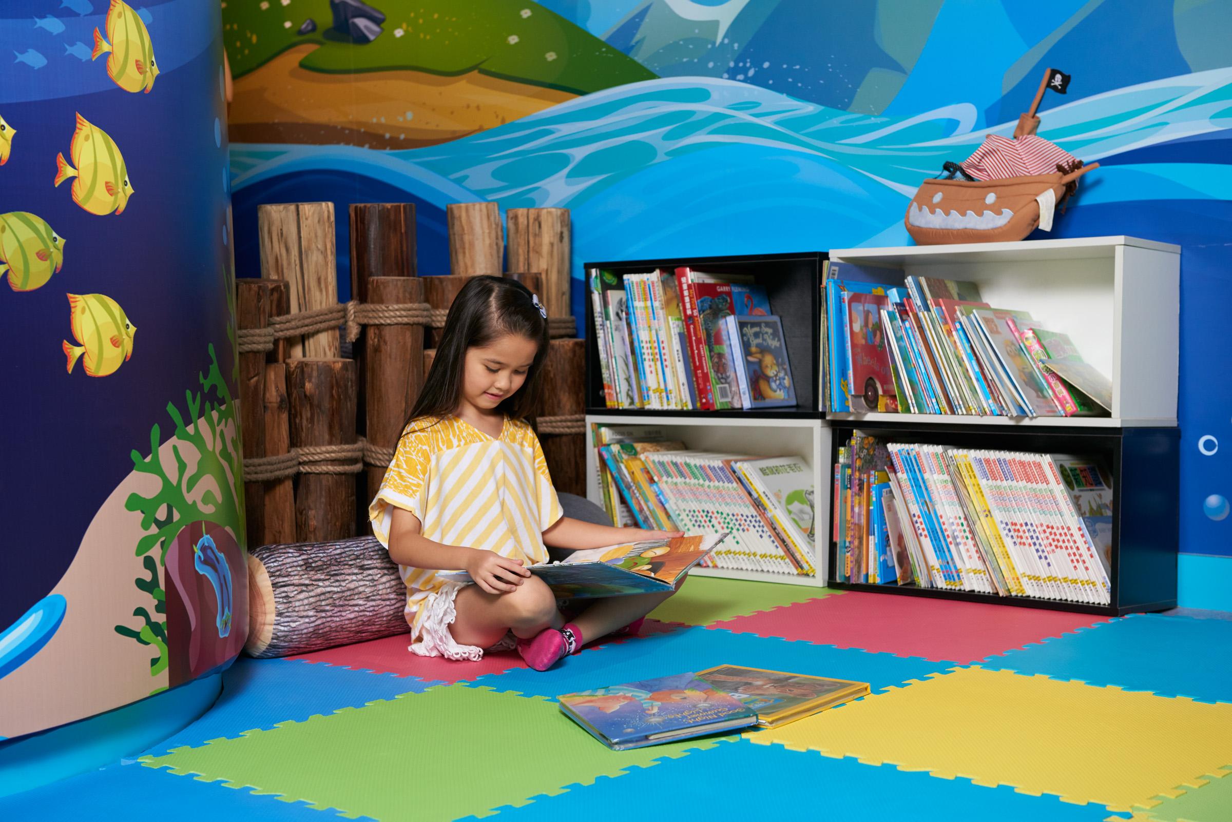 Hong Kong Gold Coast Hotel Exteriör bild Library at the Children's Museum of Oak Ridge