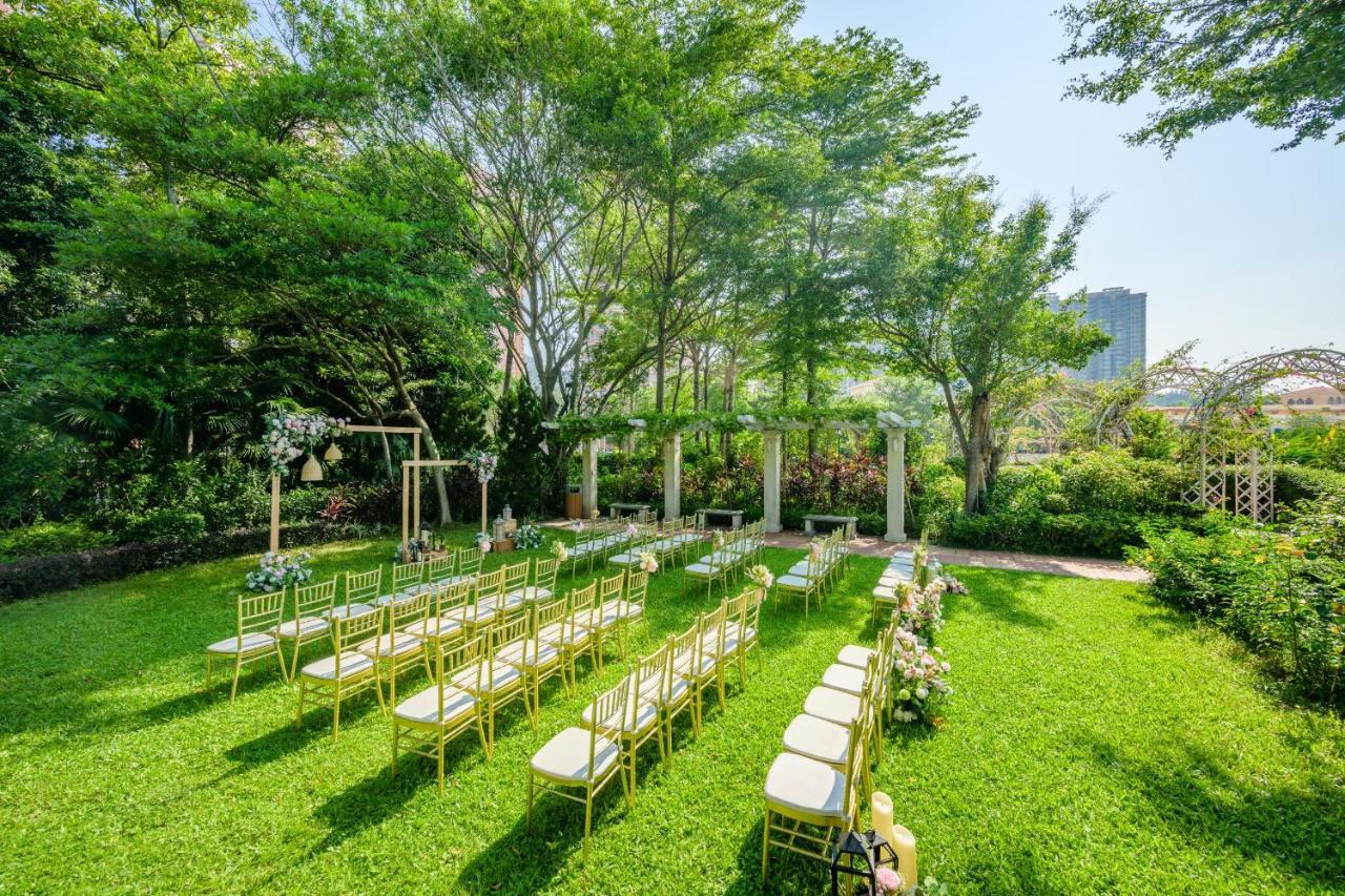 Hong Kong Gold Coast Hotel Exteriör bild The Garden at Mandarin Oriental, Tokyo