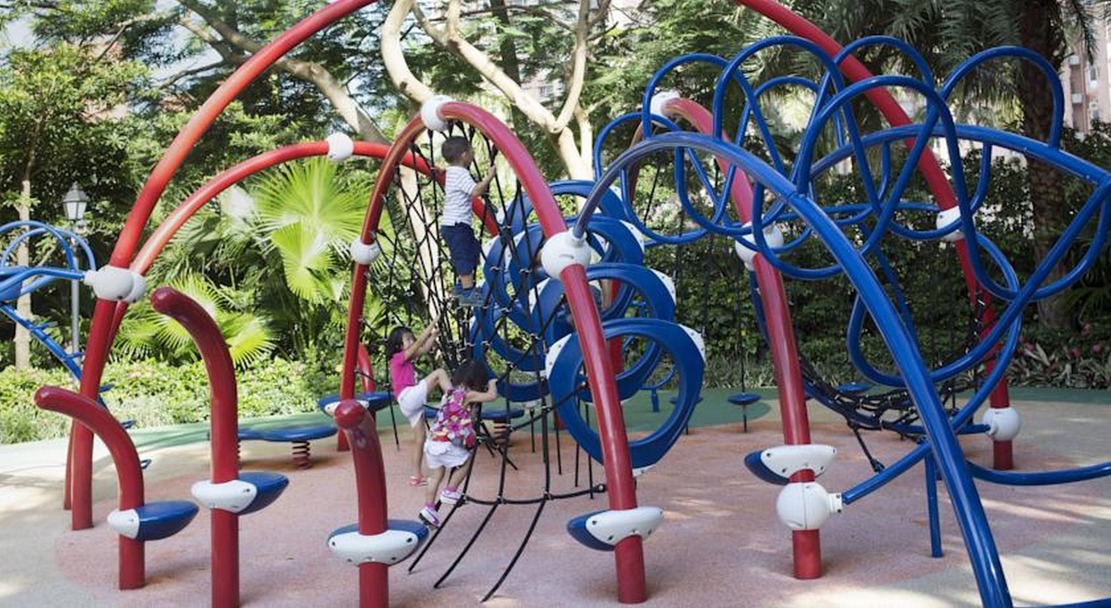 Hong Kong Gold Coast Hotel Exteriör bild Playground at the zoo
