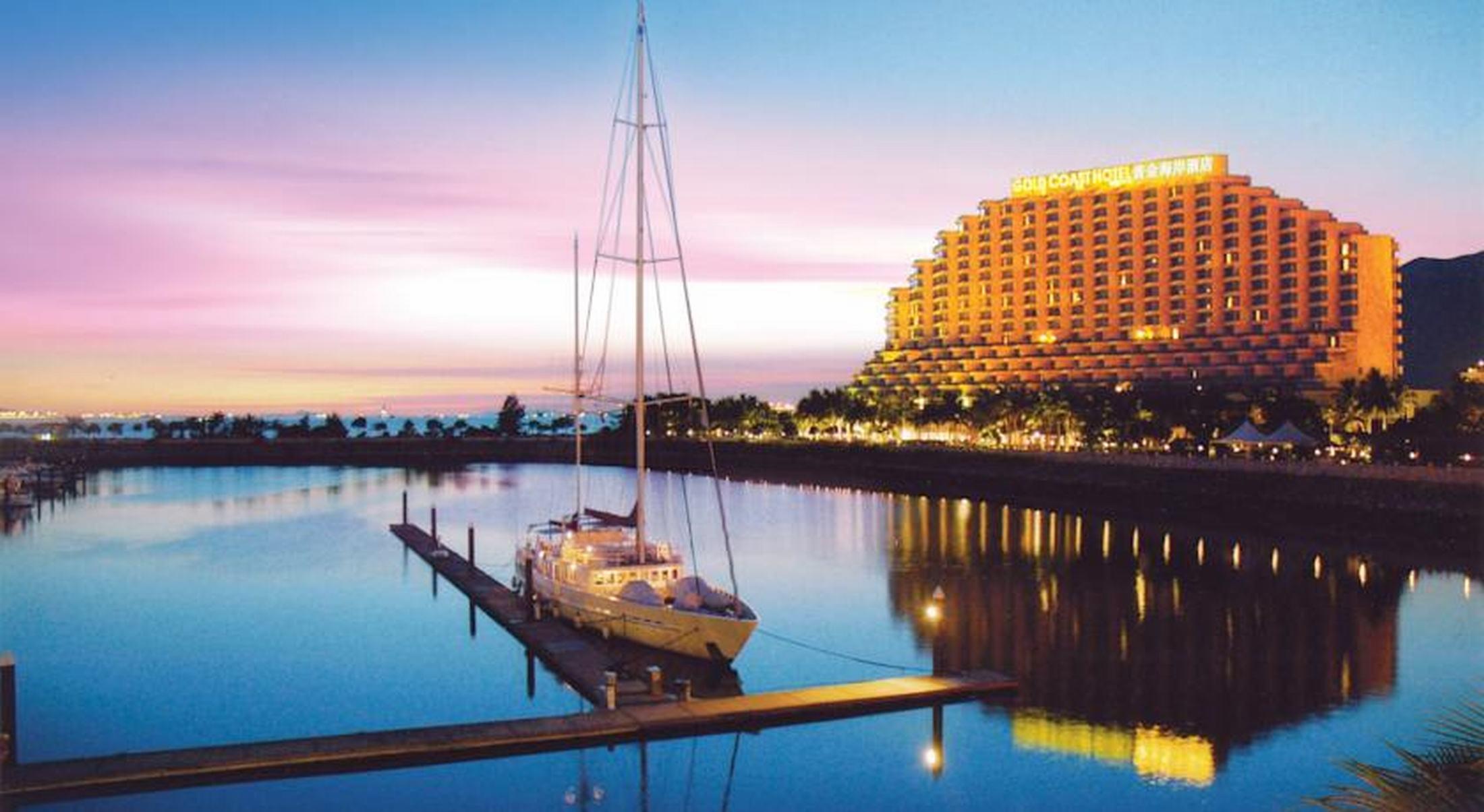 Hong Kong Gold Coast Hotel Exteriör bild The Royal Cliff Beach Hotel
