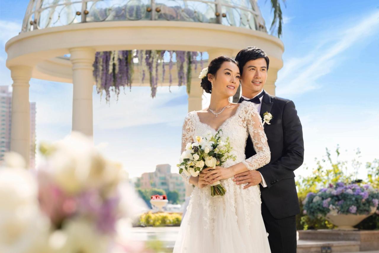 Hong Kong Gold Coast Hotel Exteriör bild Wedding in China
